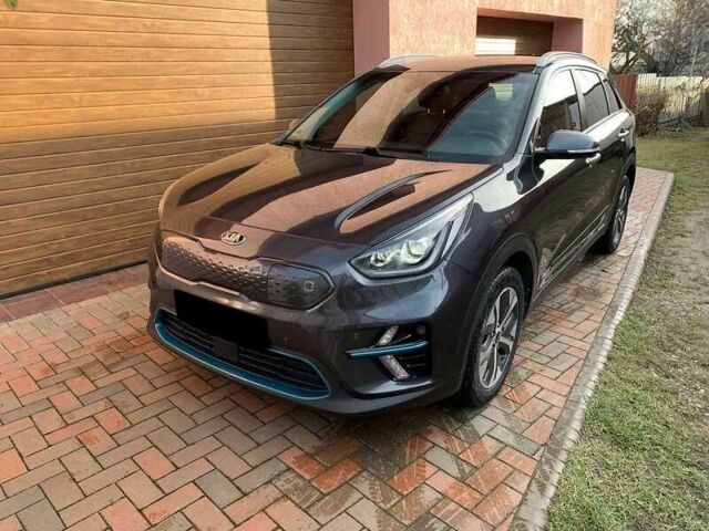 Серый Киа Niro, объемом двигателя 0 л и пробегом 118 тыс. км за 15900 $, фото 4 на Automoto.ua