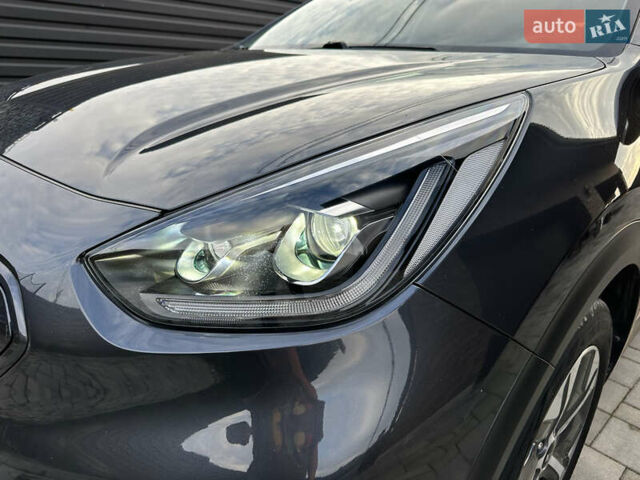 Киа Niro 2020 в Луцке на Automoto.ua Серый Киа Niro, объемом двигателя 0 л и пробегом 130 тыс. км за 19900 $, фото 11 на Automoto.ua