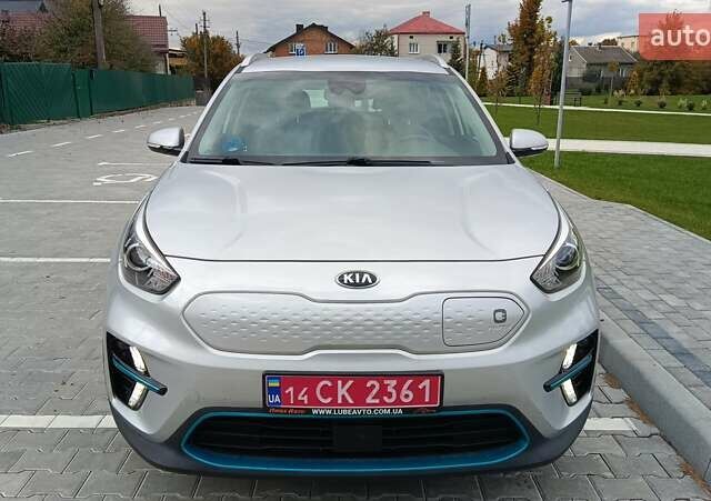 Серый Киа Niro, объемом двигателя 0 л и пробегом 82 тыс. км за 19500 $, фото 11 на Automoto.ua
