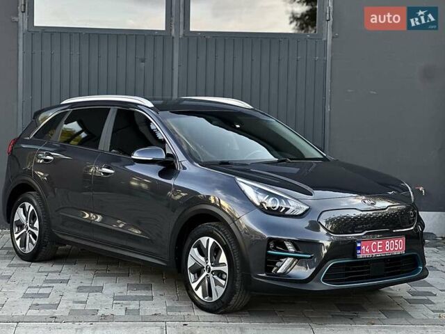 Киа Niro 2020 в Ивано-Франковске на Automoto.ua Серый Киа Niro, объемом двигателя 0 л и пробегом 88 тыс. км за 18500 $, фото 6 на Automoto.ua