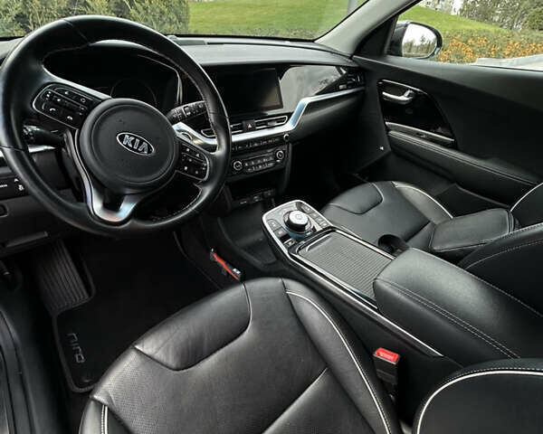 Сірий Кіа Niro, об'ємом двигуна 0 л та пробігом 113 тис. км за 19580 $, фото 15 на Automoto.ua