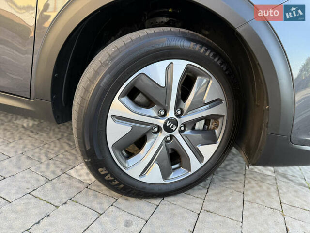 Серый Киа Niro, объемом двигателя 0 л и пробегом 145 тыс. км за 18800 $, фото 103 на Automoto.ua