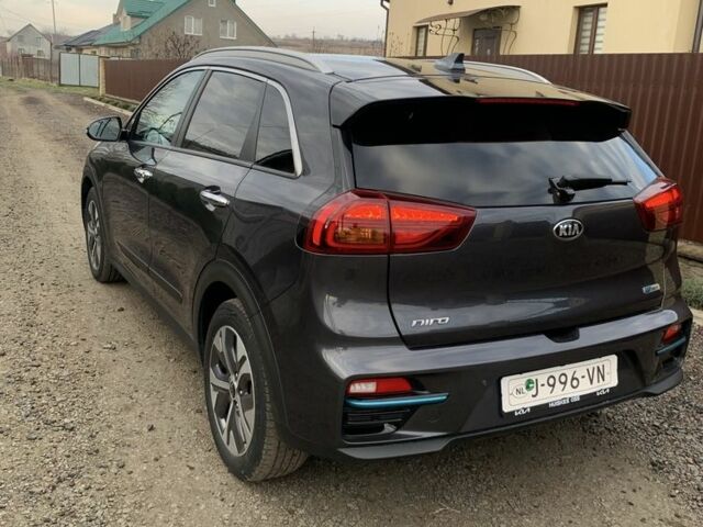 Серый Киа Niro, объемом двигателя 0 л и пробегом 139 тыс. км за 18800 $, фото 1 на Automoto.ua