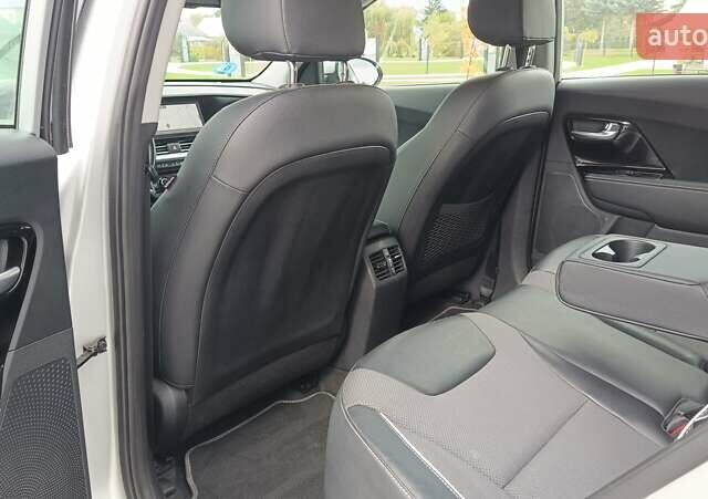 Серый Киа Niro, объемом двигателя 0 л и пробегом 82 тыс. км за 19500 $, фото 19 на Automoto.ua