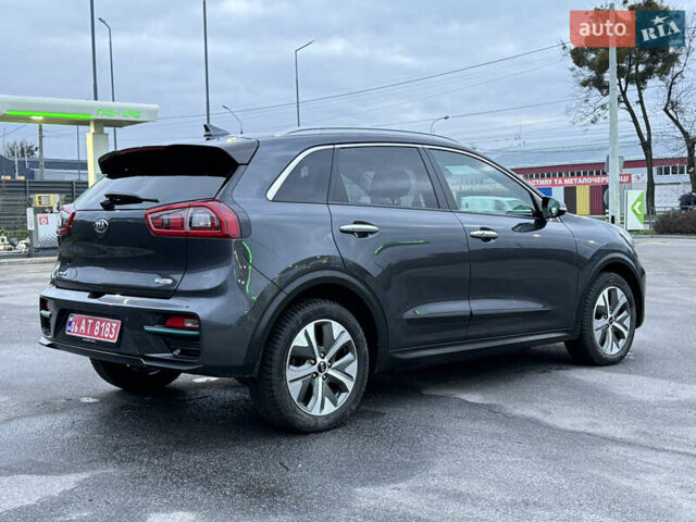 Серый Киа Niro, объемом двигателя 0 л и пробегом 165 тыс. км за 18000 $, фото 11 на Automoto.ua