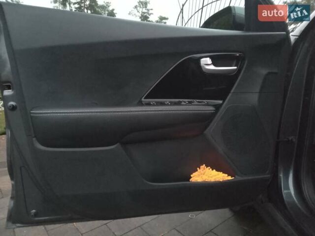 Киа Niro 2020 в Ирпене на Automoto.ua Серый Киа Niro, объемом двигателя 0 л и пробегом 99 тыс. км за 20490 $, фото 36 на Automoto.ua