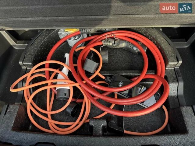 Серый Киа Niro, объемом двигателя 0 л и пробегом 142 тыс. км за 18900 $, фото 29 на Automoto.ua