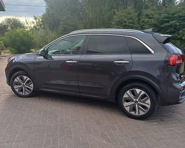 Серый Киа Niro, объемом двигателя 0 л и пробегом 170 тыс. км за 18600 $, фото 14 на Automoto.ua