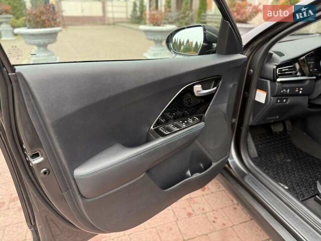 Серый Киа Niro, объемом двигателя 0 л и пробегом 125 тыс. км за 18950 $, фото 25 на Automoto.ua