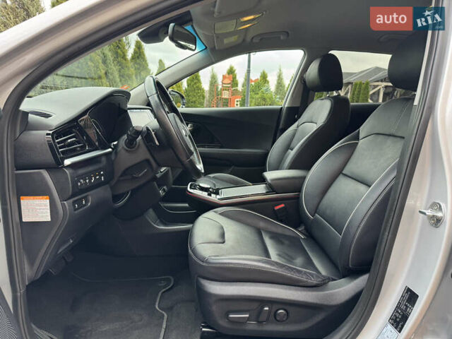 Серый Киа Niro, объемом двигателя 0 л и пробегом 118 тыс. км за 19350 $, фото 68 на Automoto.ua