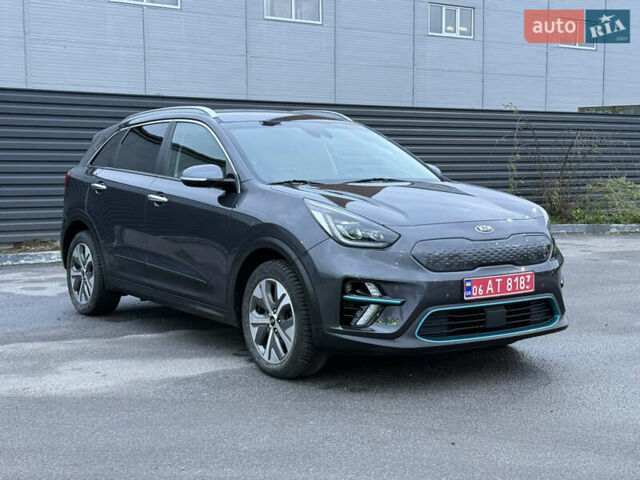 Серый Киа Niro, объемом двигателя 0 л и пробегом 165 тыс. км за 18000 $, фото 13 на Automoto.ua