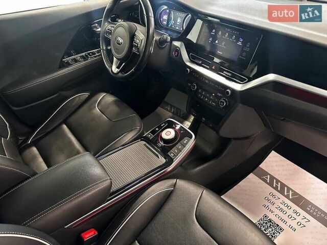 Сірий Кіа Niro, об'ємом двигуна 0 л та пробігом 155 тис. км за 19400 $, фото 39 на Automoto.ua