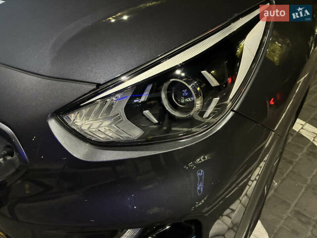 Серый Киа Niro, объемом двигателя 0 л и пробегом 116 тыс. км за 17999 $, фото 12 на Automoto.ua
