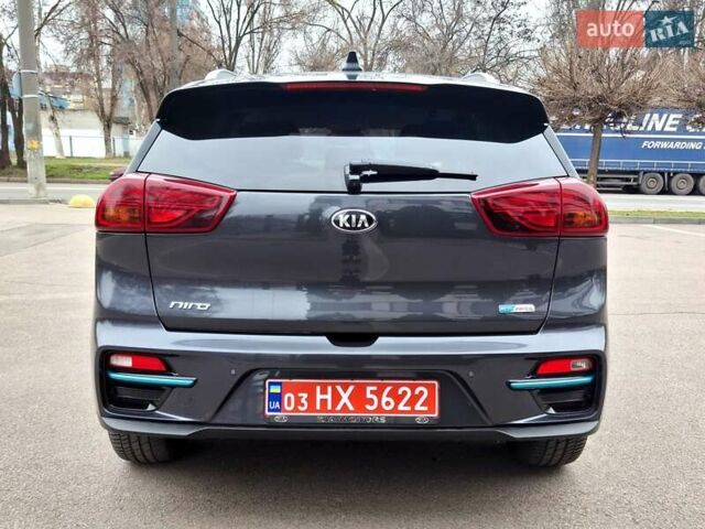 Серый Киа Niro, объемом двигателя 0 л и пробегом 115 тыс. км за 20300 $, фото 10 на Automoto.ua
