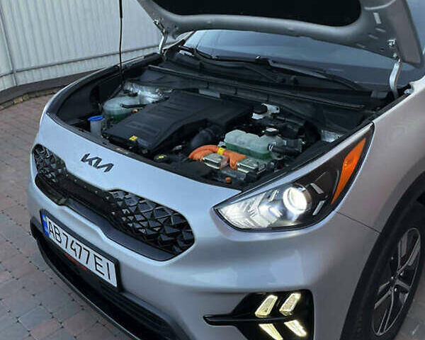Серый Киа Niro, объемом двигателя 1.58 л и пробегом 67 тыс. км за 22600 $, фото 36 на Automoto.ua