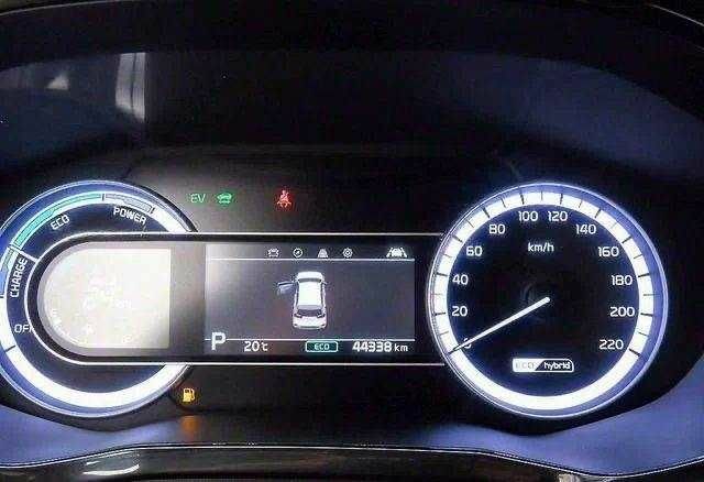 Серый Киа Niro, объемом двигателя 0 л и пробегом 44 тыс. км за 17500 $, фото 7 на Automoto.ua