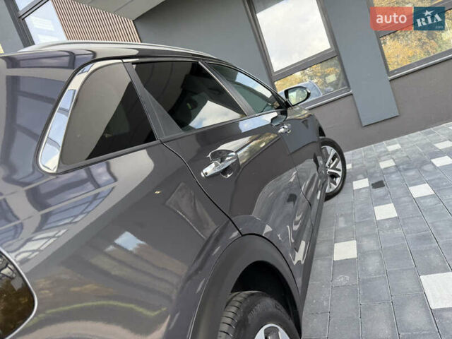 Сірий Кіа Niro, об'ємом двигуна 0 л та пробігом 70 тис. км за 19999 $, фото 40 на Automoto.ua