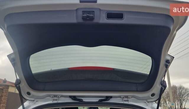 Серый Киа Niro, объемом двигателя 0 л и пробегом 167 тыс. км за 18400 $, фото 33 на Automoto.ua