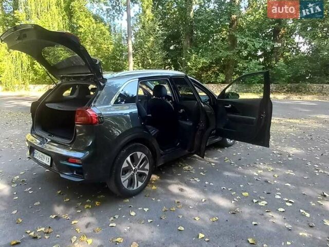 Серый Киа Niro, объемом двигателя 0 л и пробегом 75 тыс. км за 23200 $, фото 8 на Automoto.ua