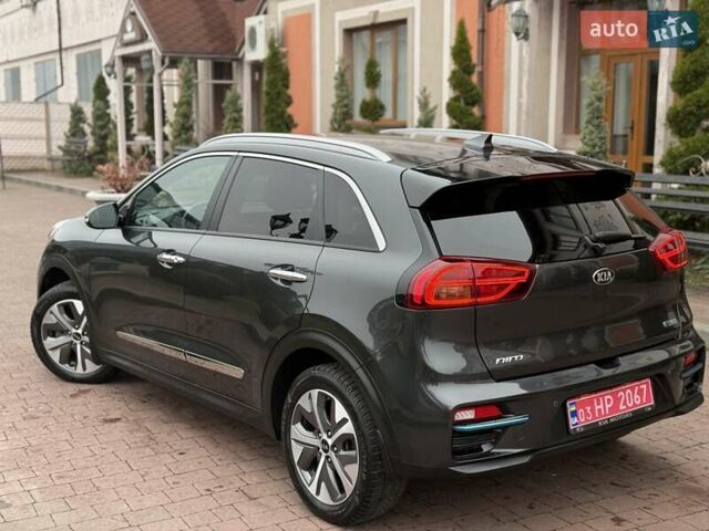 Серый Киа Niro, объемом двигателя 0 л и пробегом 125 тыс. км за 18950 $, фото 23 на Automoto.ua