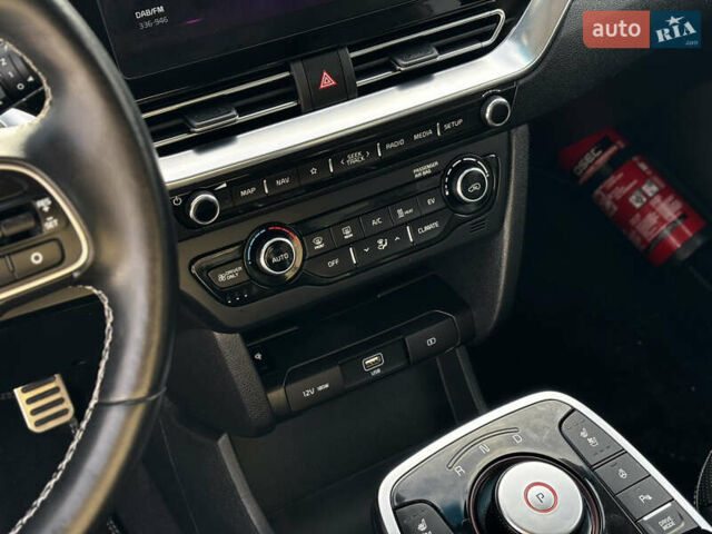 Серый Киа Niro, объемом двигателя 0 л и пробегом 110 тыс. км за 21200 $, фото 37 на Automoto.ua