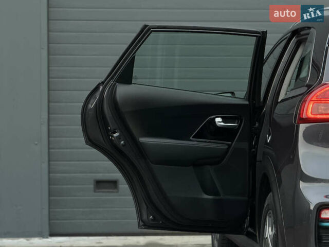 Серый Киа Niro, объемом двигателя 0 л и пробегом 164 тыс. км за 17550 $, фото 32 на Automoto.ua
