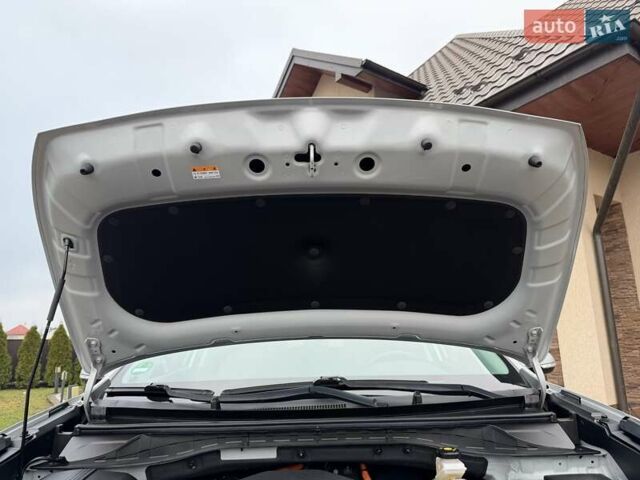 Сірий Кіа Niro, об'ємом двигуна 0 л та пробігом 71 тис. км за 21999 $, фото 88 на Automoto.ua