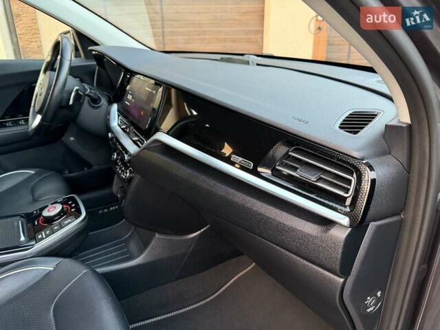 Сірий Кіа Niro, об'ємом двигуна 0 л та пробігом 118 тис. км за 20499 $, фото 87 на Automoto.ua