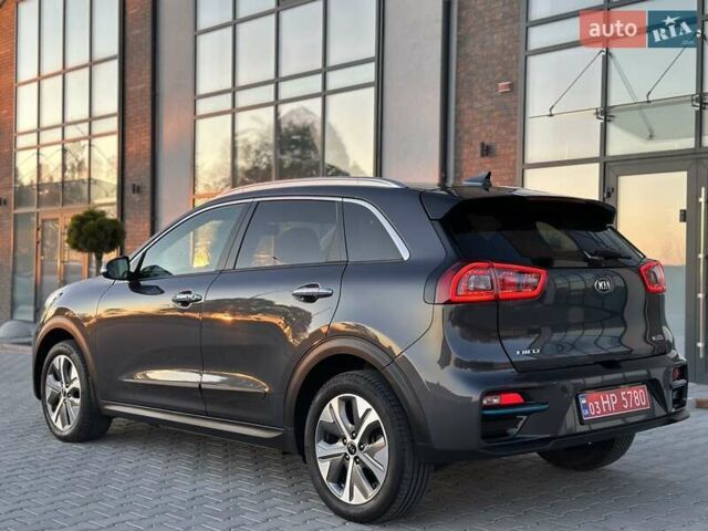 Серый Киа Niro, объемом двигателя 0 л и пробегом 74 тыс. км за 18200 $, фото 11 на Automoto.ua
