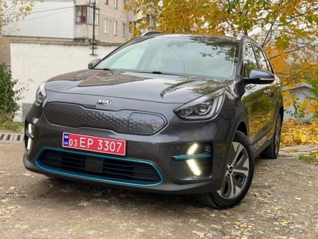 Киа Niro 2020 в Тернополе на Automoto.ua Серый Киа Niro, объемом двигателя 0 л и пробегом 149 тыс. км за 18700 $, фото 1 на Automoto.ua