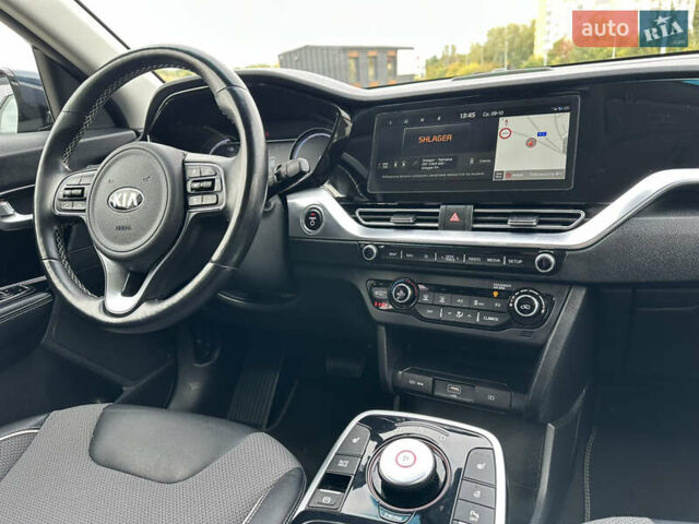Серый Киа Niro, объемом двигателя 0 л и пробегом 128 тыс. км за 19400 $, фото 57 на Automoto.ua