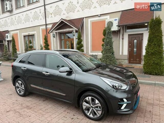 Серый Киа Niro, объемом двигателя 0 л и пробегом 125 тыс. км за 18950 $, фото 16 на Automoto.ua