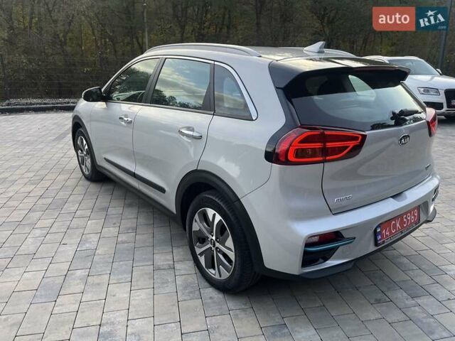 Серый Киа Niro, объемом двигателя 0 л и пробегом 72 тыс. км за 19750 $, фото 10 на Automoto.ua