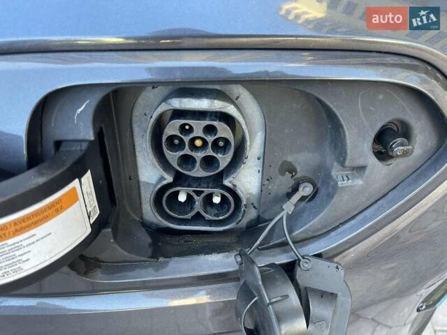 Серый Киа Niro, объемом двигателя 0 л и пробегом 125 тыс. км за 19250 $, фото 58 на Automoto.ua