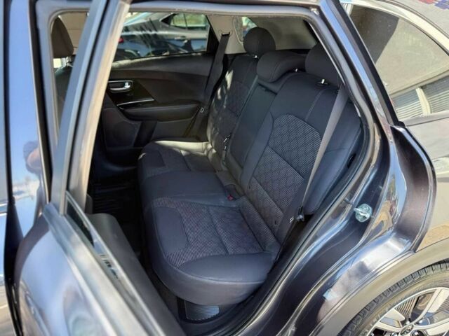 Серый Киа Niro, объемом двигателя 1.6 л и пробегом 39 тыс. км за 11300 $, фото 13 на Automoto.ua