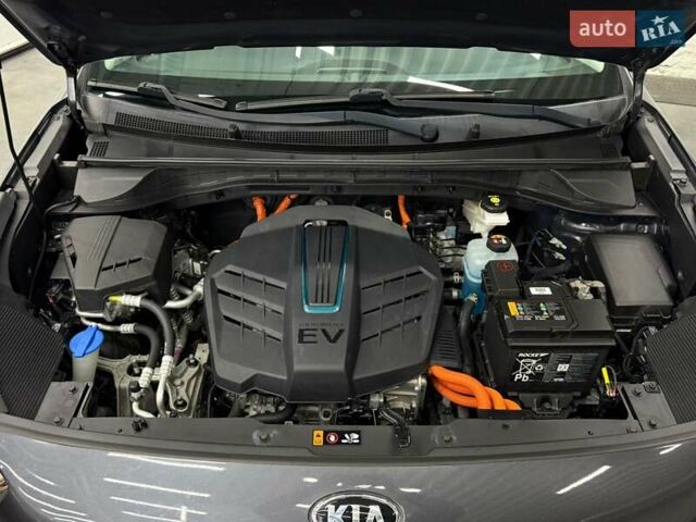 Сірий Кіа Niro, об'ємом двигуна 0 л та пробігом 114 тис. км за 18329 $, фото 9 на Automoto.ua