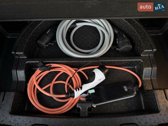Сірий Кіа Niro, об'ємом двигуна 0 л та пробігом 135 тис. км за 17500 $, фото 67 на Automoto.ua