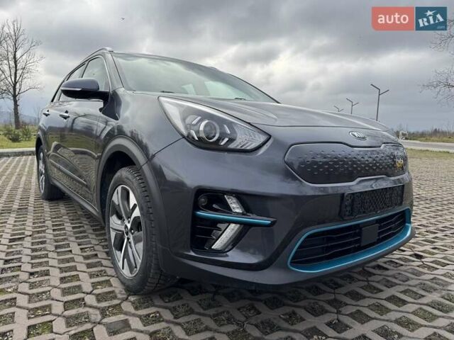 Сірий Кіа Niro, об'ємом двигуна 0 л та пробігом 150 тис. км за 17350 $, фото 3 на Automoto.ua
