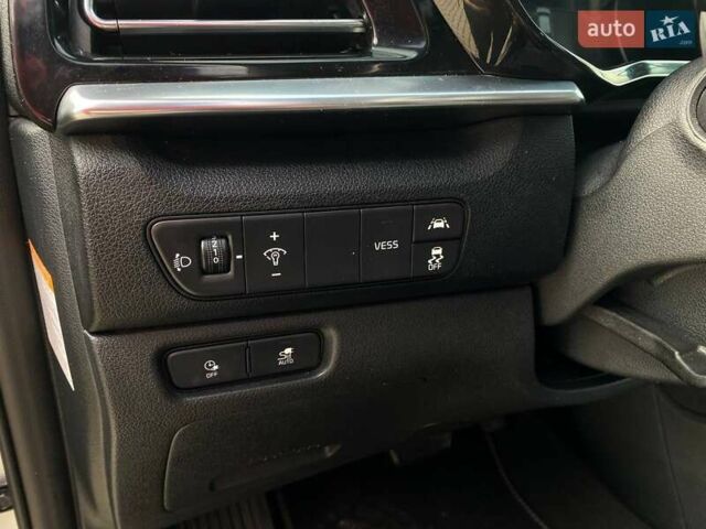 Серый Киа Niro, объемом двигателя 0 л и пробегом 82 тыс. км за 19600 $, фото 12 на Automoto.ua