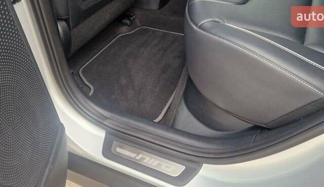 Серый Киа Niro, объемом двигателя 0 л и пробегом 167 тыс. км за 18400 $, фото 25 на Automoto.ua