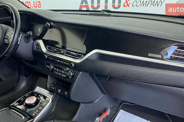 Сірий Кіа Niro, об'ємом двигуна 0 л та пробігом 158 тис. км за 19950 $, фото 7 на Automoto.ua