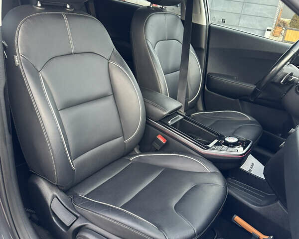 Серый Киа Niro, объемом двигателя 0 л и пробегом 102 тыс. км за 18500 $, фото 23 на Automoto.ua