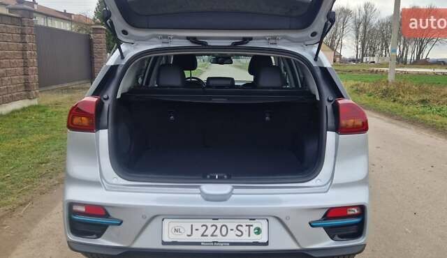 Серый Киа Niro, объемом двигателя 0 л и пробегом 167 тыс. км за 18400 $, фото 30 на Automoto.ua