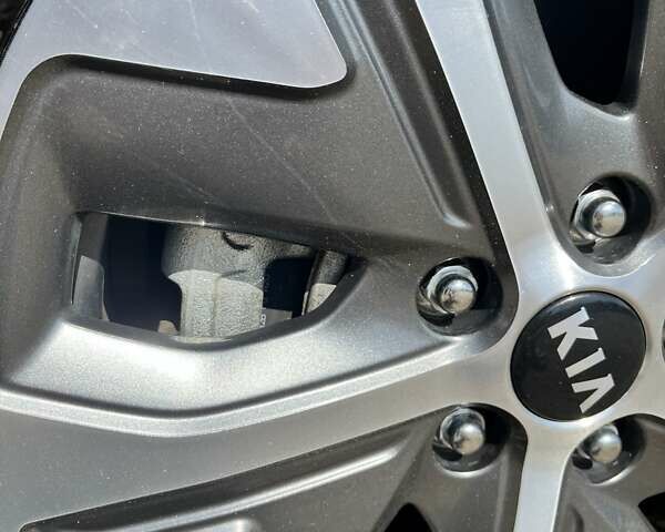 Сірий Кіа Niro, об'ємом двигуна 0 л та пробігом 112 тис. км за 18900 $, фото 22 на Automoto.ua