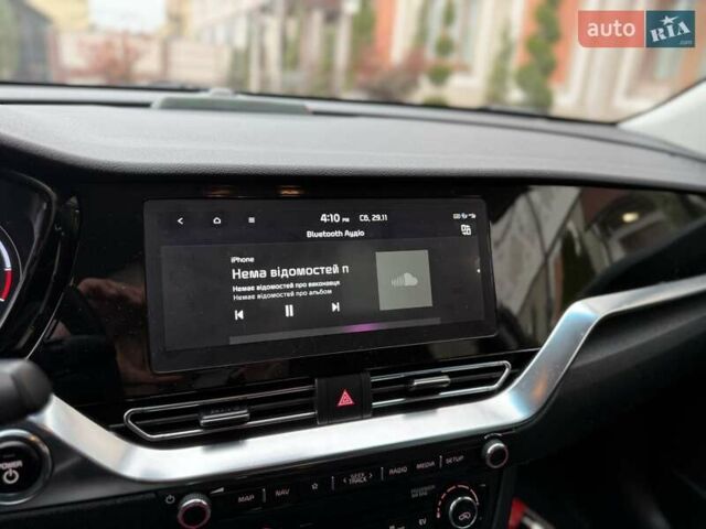 Серый Киа Niro, объемом двигателя 0 л и пробегом 125 тыс. км за 18950 $, фото 45 на Automoto.ua