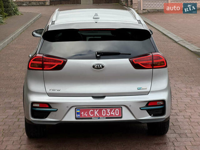 Серый Киа Niro, объемом двигателя 0 л и пробегом 118 тыс. км за 19350 $, фото 57 на Automoto.ua