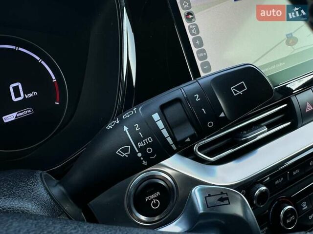 Сірий Кіа Niro, об'ємом двигуна 0 л та пробігом 76 тис. км за 22700 $, фото 29 на Automoto.ua