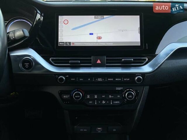 Сірий Кіа Niro, об'ємом двигуна 0 л та пробігом 88 тис. км за 22500 $, фото 35 на Automoto.ua