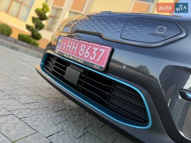 Серый Киа Niro, объемом двигателя 0 л и пробегом 145 тыс. км за 18800 $, фото 23 на Automoto.ua