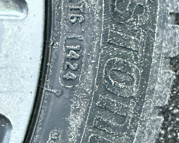 Серый Киа Niro, объемом двигателя 0 л и пробегом 165 тыс. км за 18000 $, фото 27 на Automoto.ua